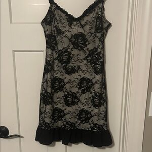 Chic Black Floral Lace Chemise